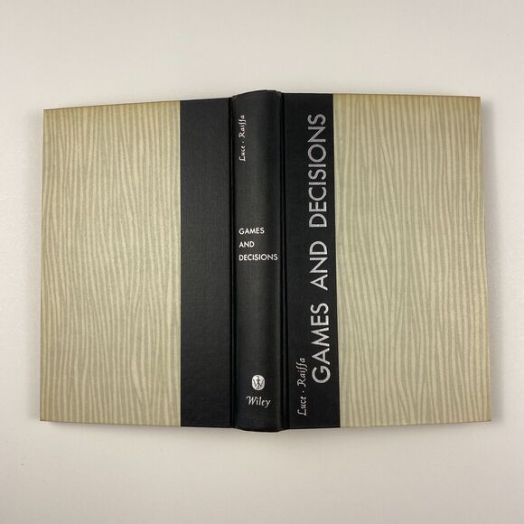 Games and Decisions: Introduction & Critical Survey R. Duncan Luce VTG 1958 - Picture 3 of 13